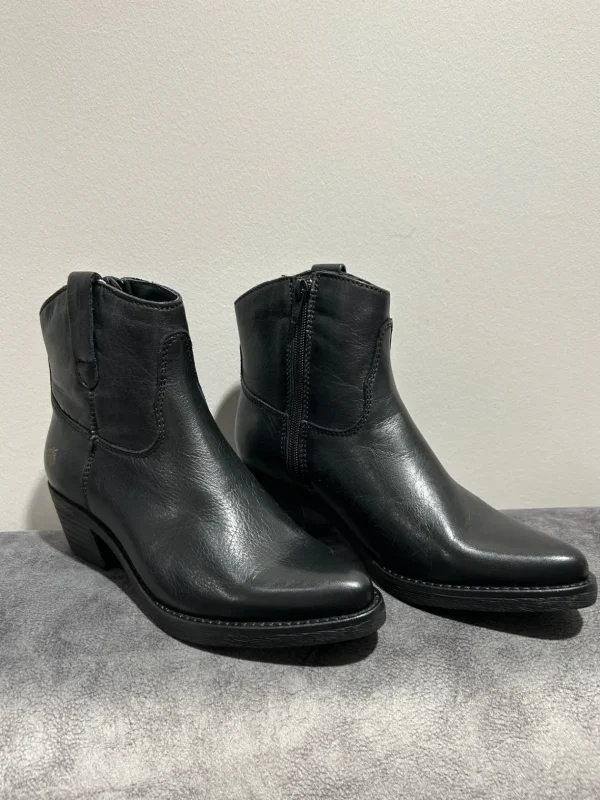 APPLE OF EDEN Black Cowboy Boot
