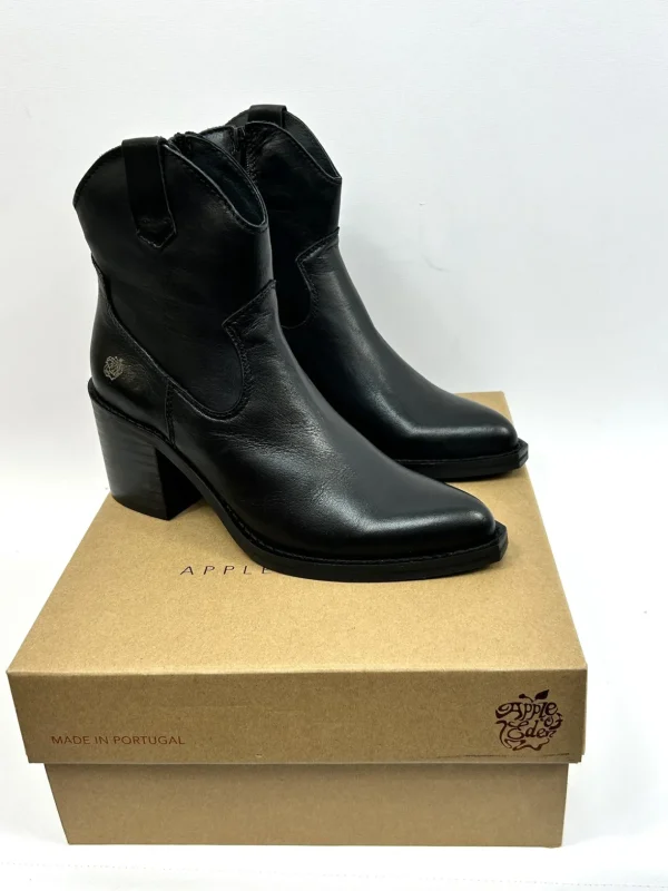 APPLE OF EDEN Black Cowboy Boots