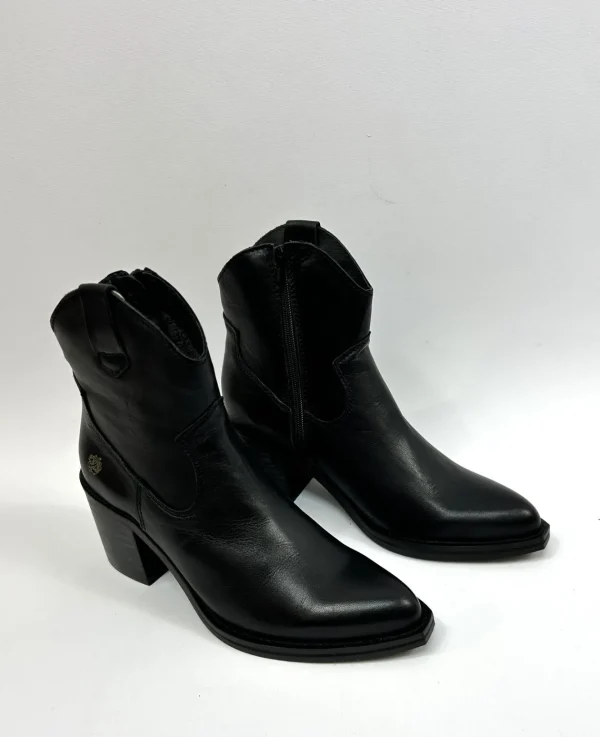 APPLE OF EDEN Black Cowboy Boots