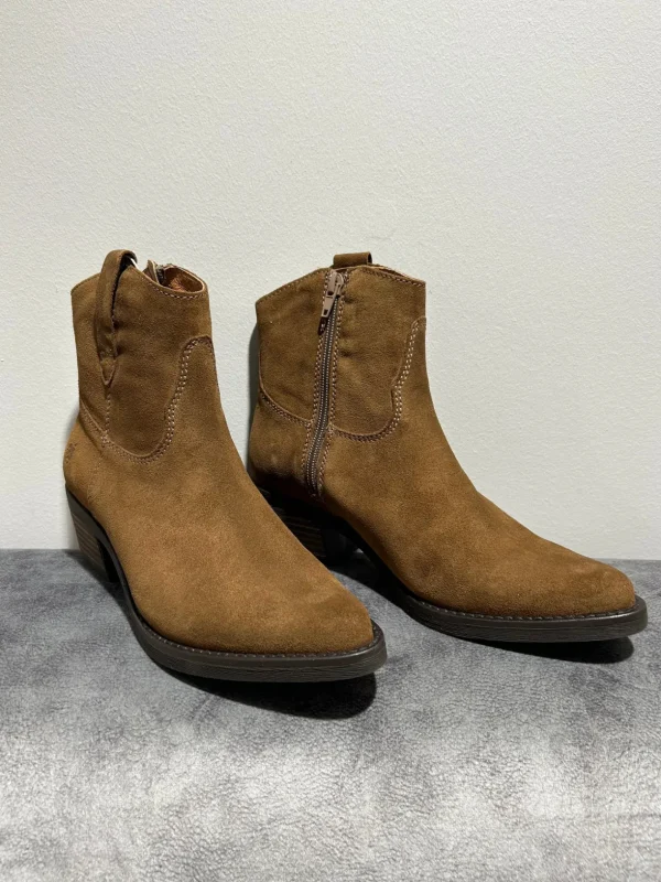 APPLE OF EDEN Brown Cowboy Boots