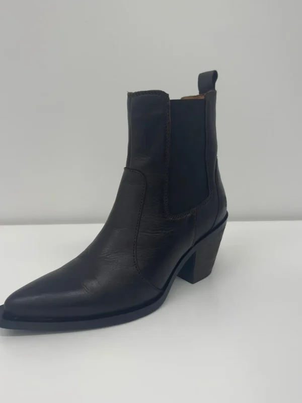 APPLE OF EDEN Brown Cowboy Boots