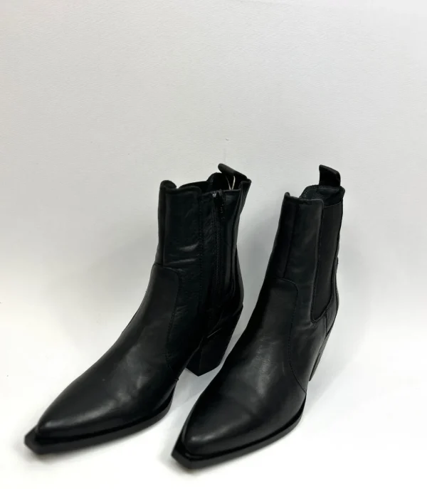 APPLE OF EDEN Classic Black Cowboy Boots
