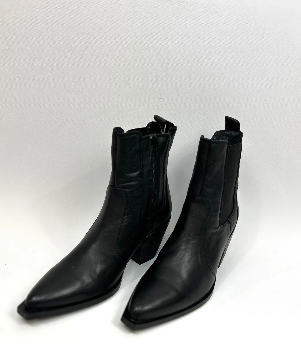 apple_of_eden_classic_bla_1.webp APPLE OF EDEN Classic Black Cowboy Boots