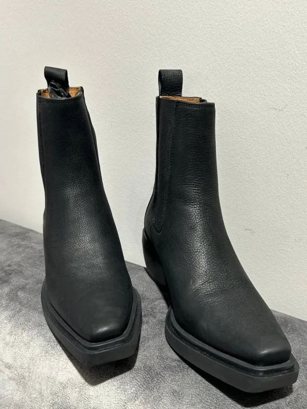 COPENGAEN Black Boots