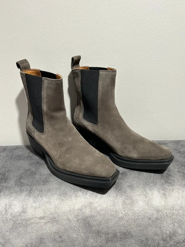 COPENHAGEN Grey Suede Boots