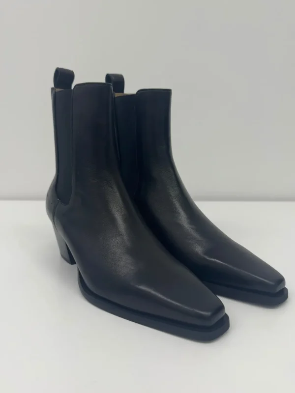 COPENHAGEN Smooth Black Ankle Boot