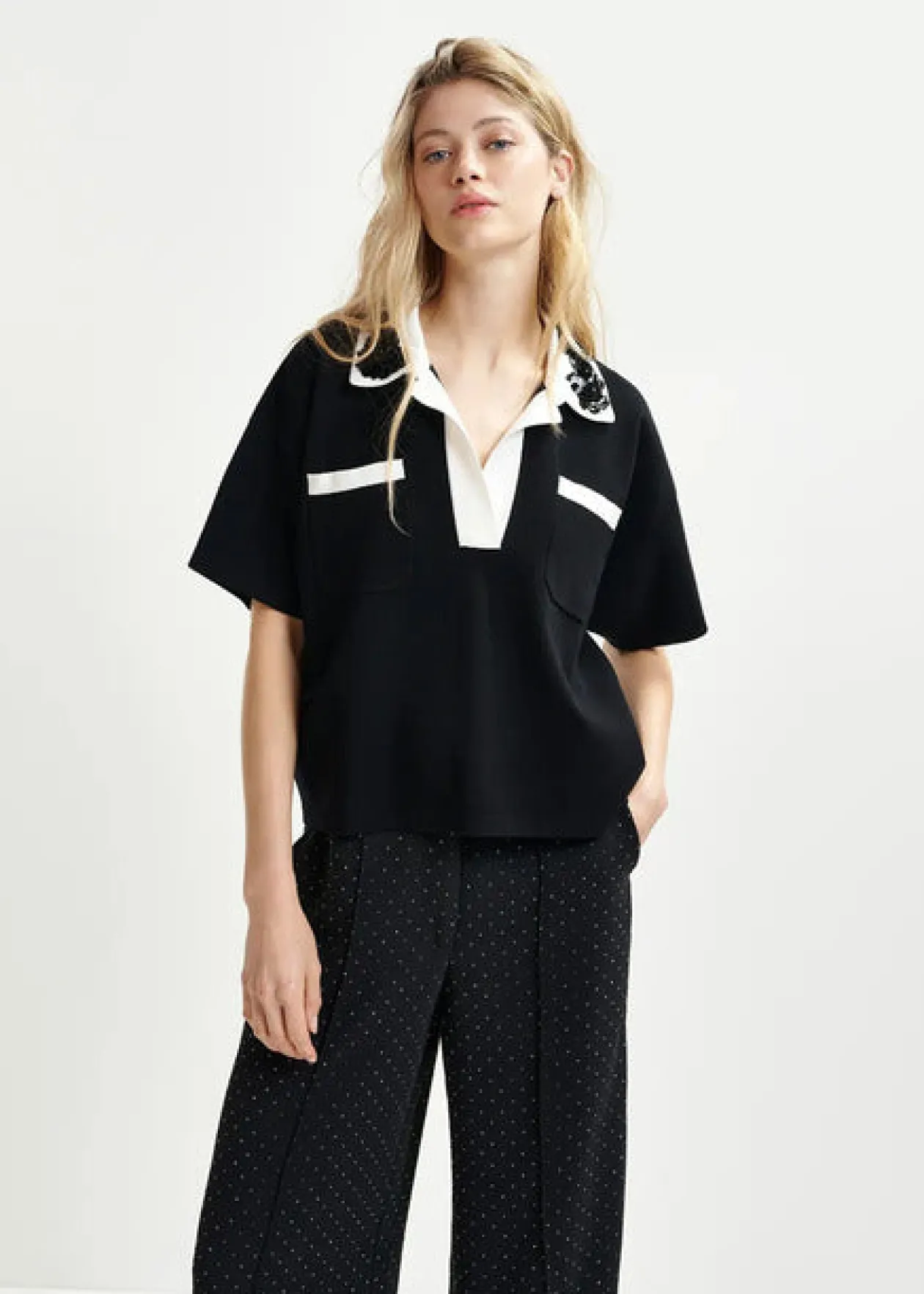 essentiel_black_top_with__0.webp ESSENTIEL Black Top With with sequin and beads