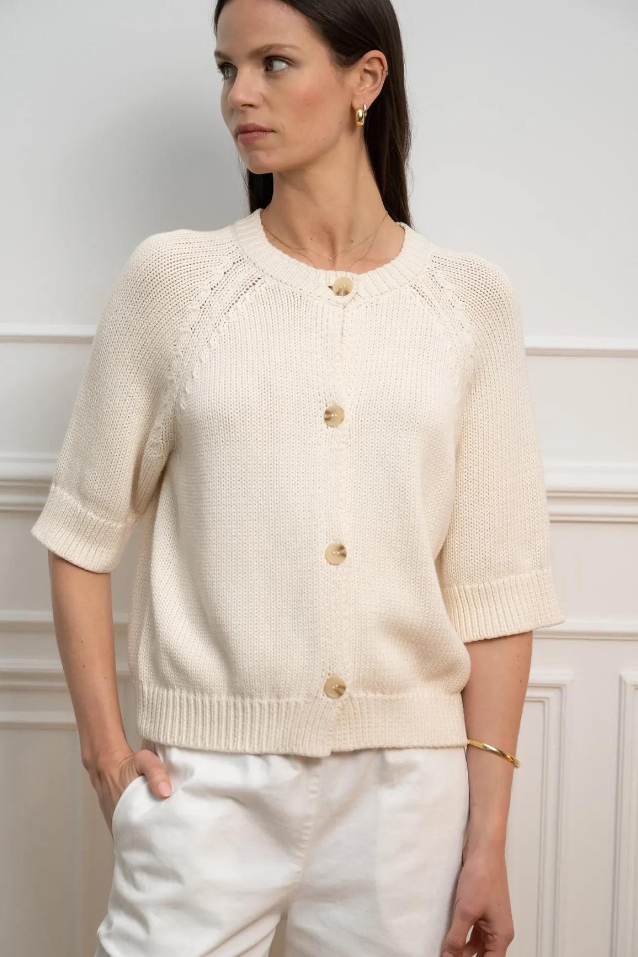jeff_cream_shortsleeve_ca_0.webp JEFF Cream Short-Sleeve Cardigan