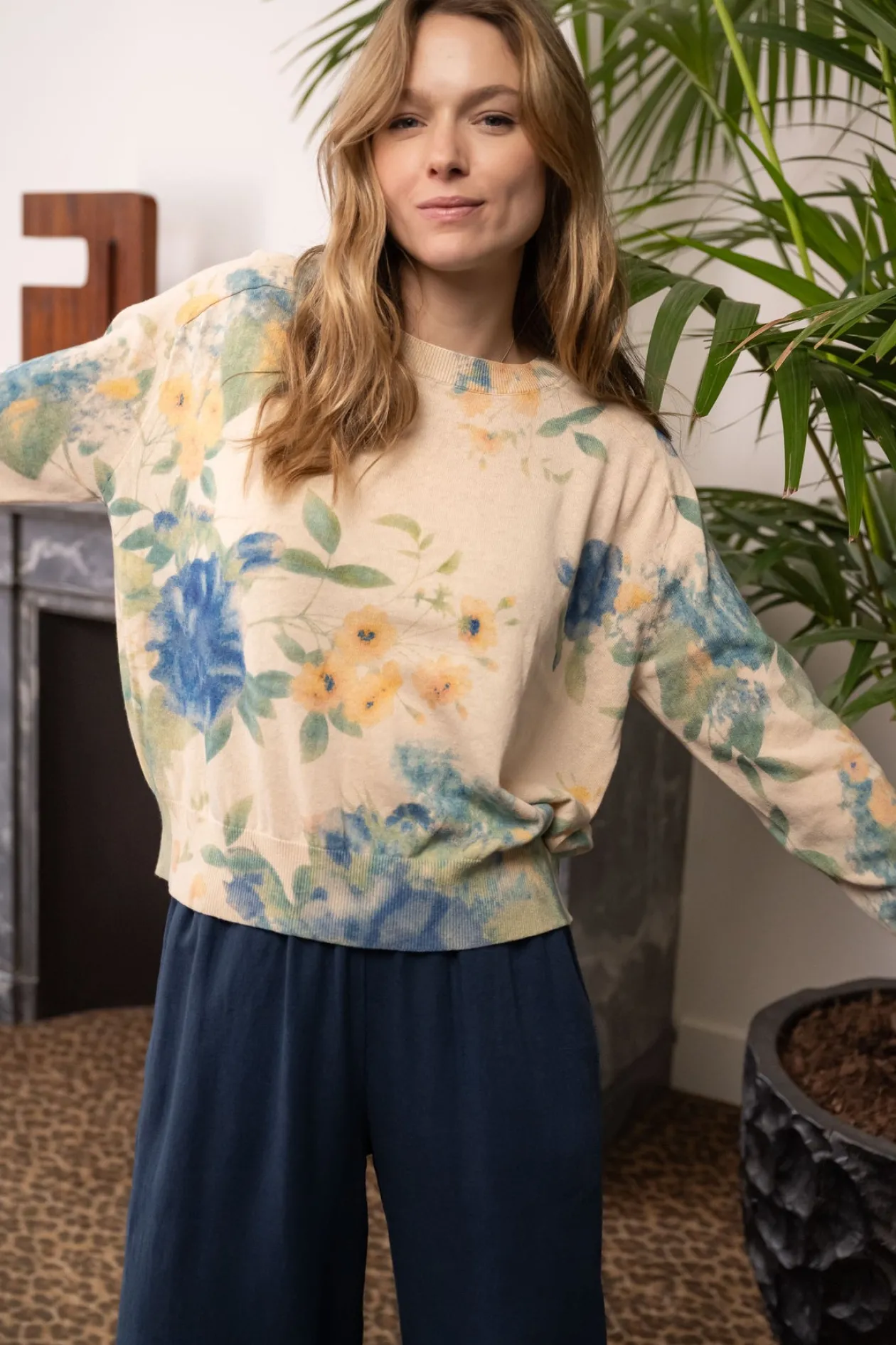 jeff_floral_sweater_1.webp JEFF Floral Sweater