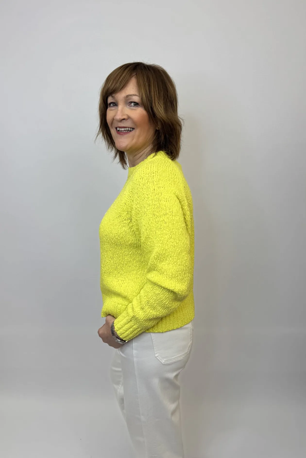 jeff_yellow_heart_sweater_0.webp JEFF Yellow Heart Sweater