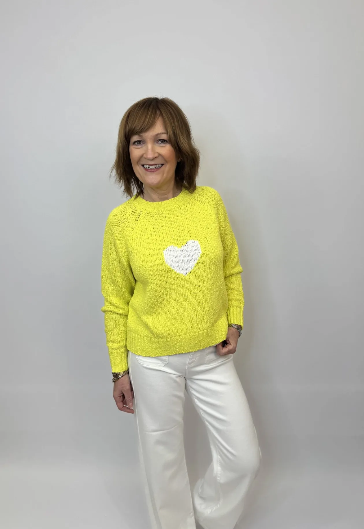 jeff_yellow_heart_sweater_3.webp JEFF Yellow Heart Sweater