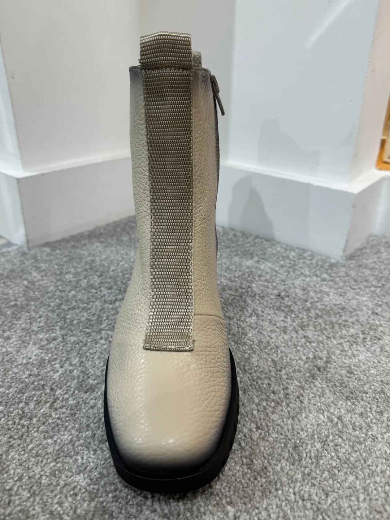 jose_saenz_beige_heel_boo_0.webp JOSE SAENZ Beige Heel Boots