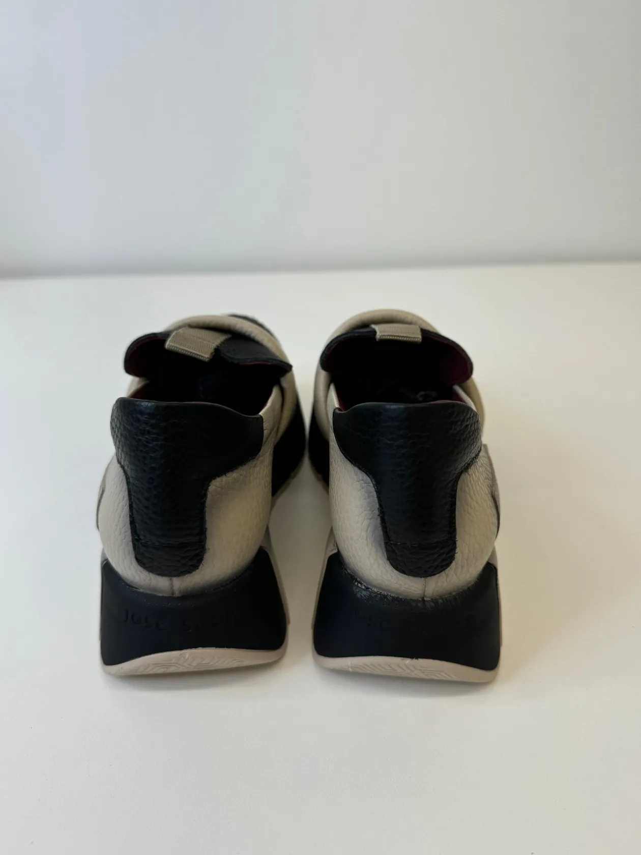 jose_saenz_black_amp_beig_3.webp JOSE SAENZ Black & Beige Loafers