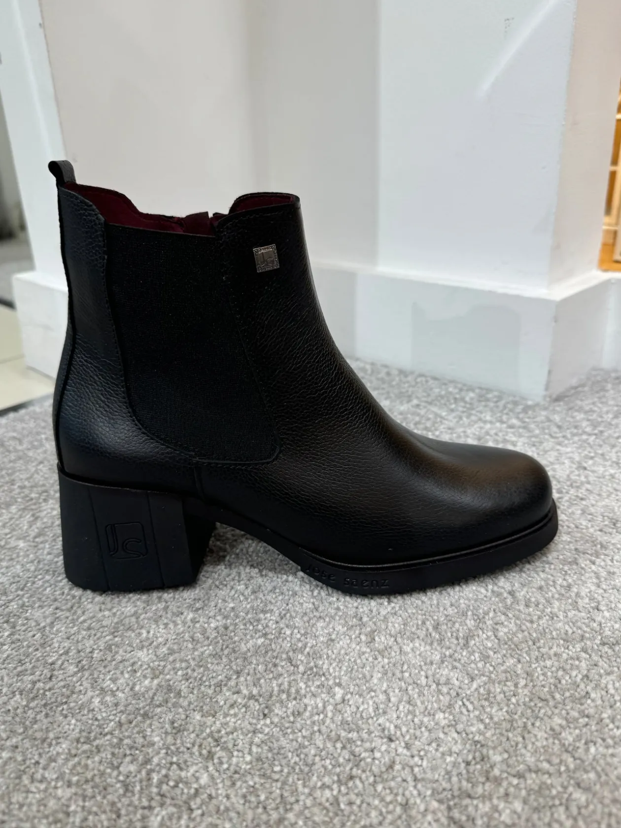 jose_saenz_black_ankle_bo_2.webp JOSE SAENZ Black Ankle Boots