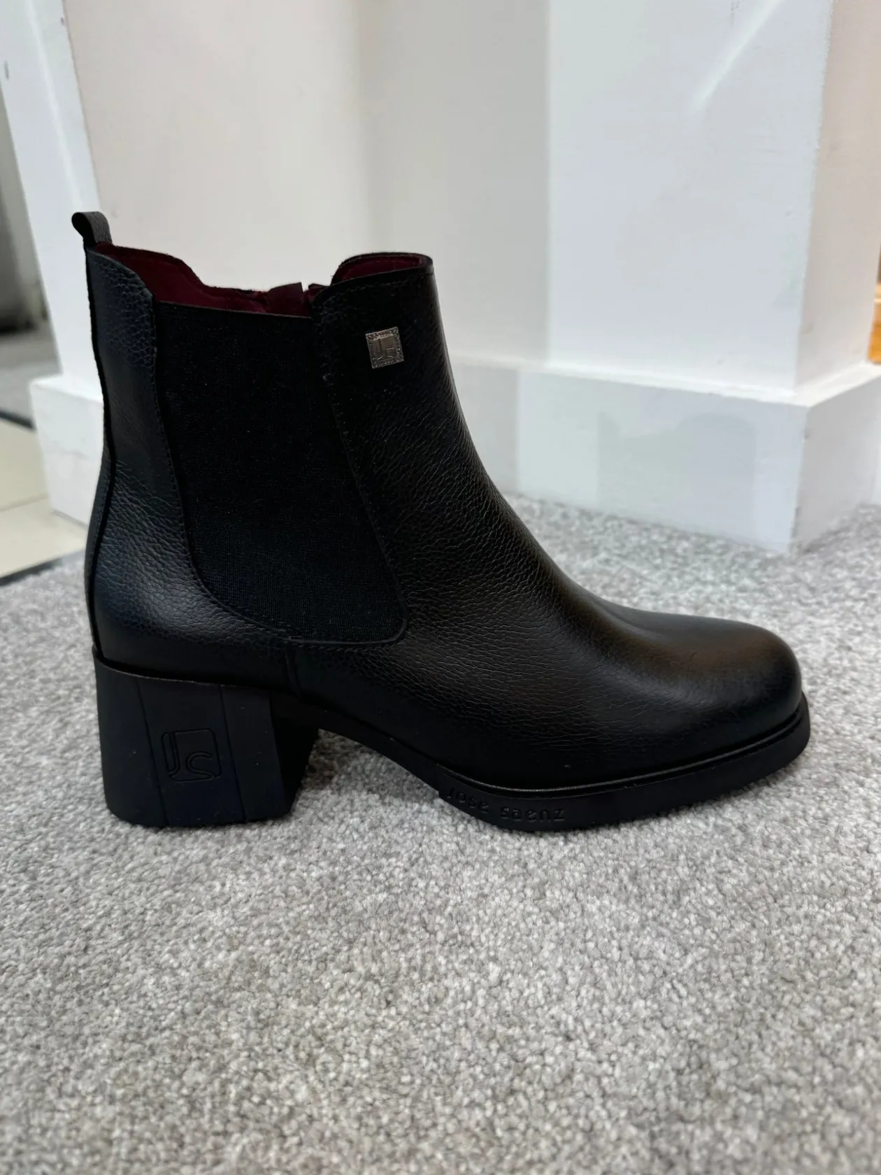 jose_saenz_black_ankle_bo_3.webp JOSE SAENZ Black Ankle Boots