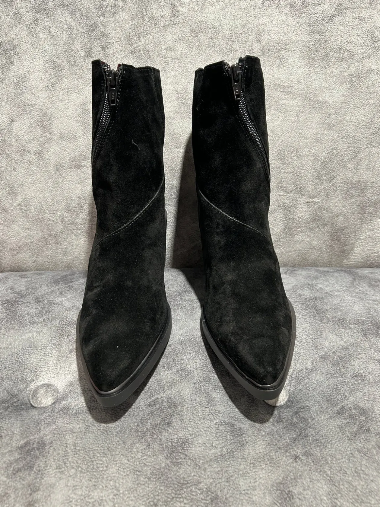 jose_saenz_black_suede_bo_1.webp JOSE SAENZ Black suede boots