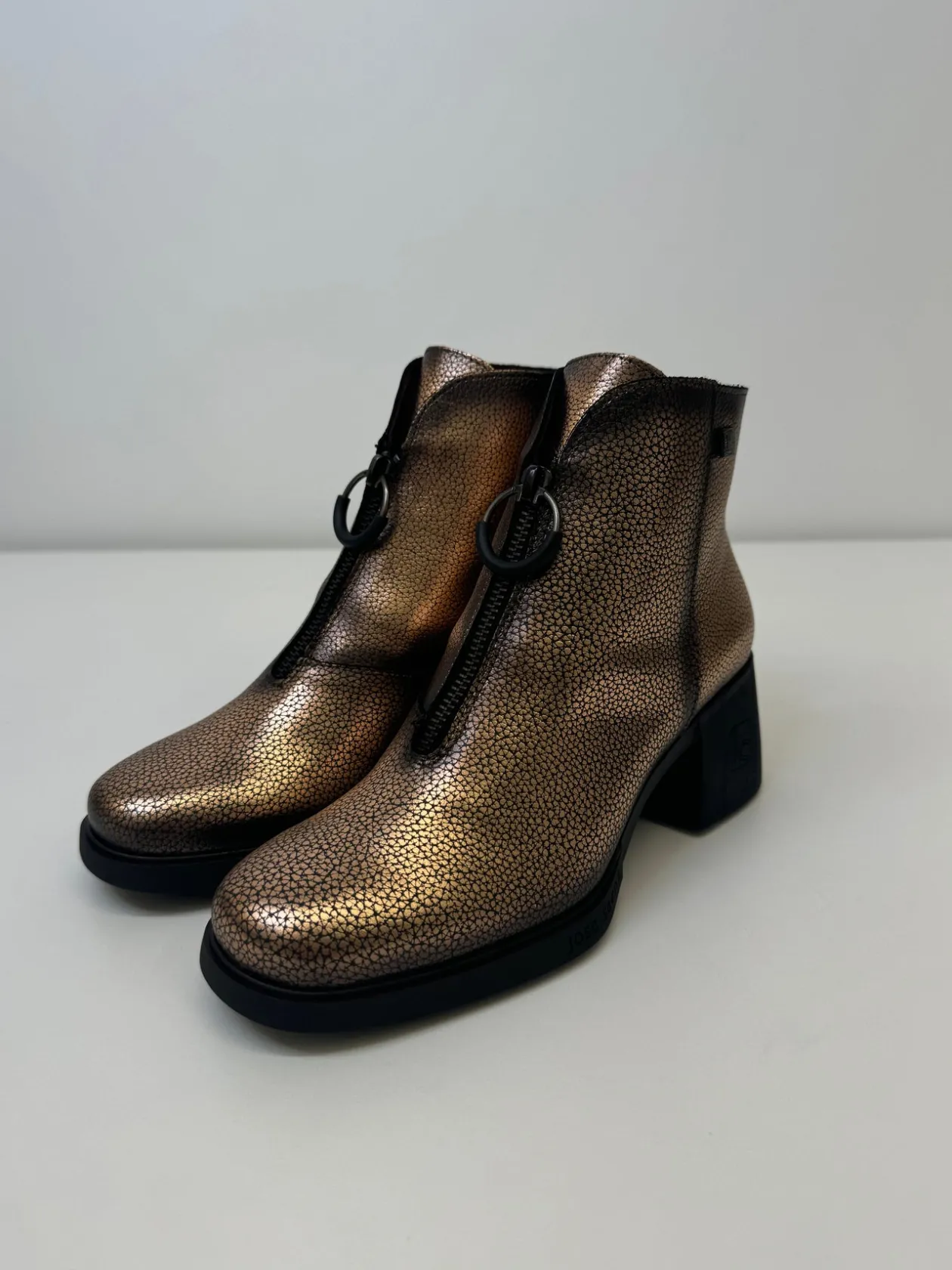 jose_saenz_bronze_shiny_b_0.webp JOSE SAENZ Bronze Shiny Boots