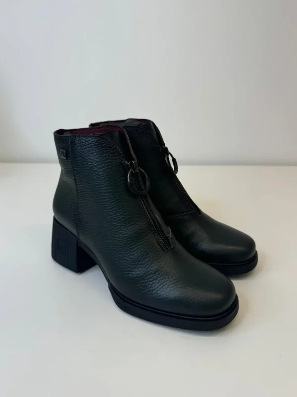 JOSE SAENZ Green Zip Up Boots