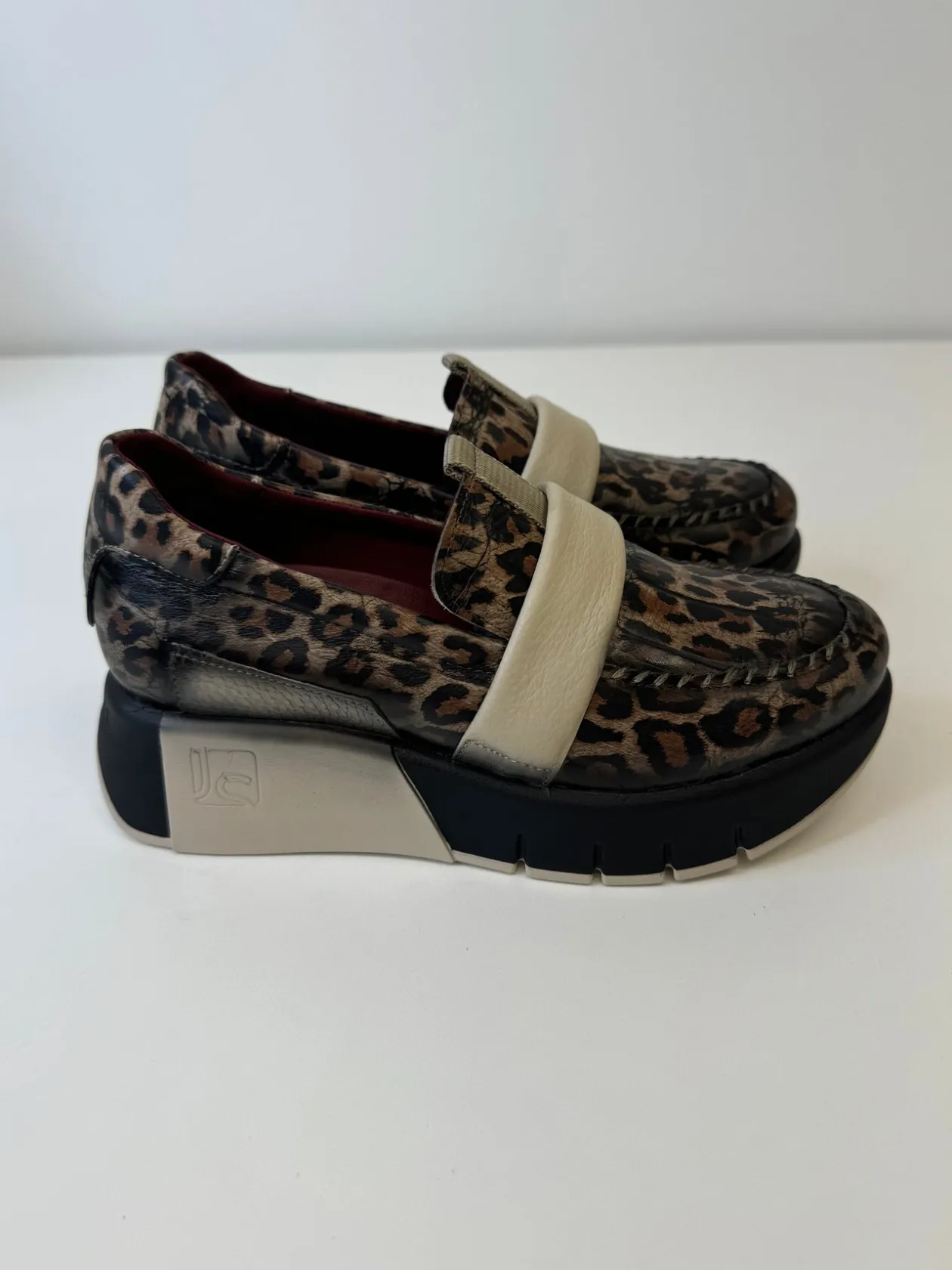 jose_saenz_leopard_print__4-1.webp JOSE SAENZ Leopard Print Loafers