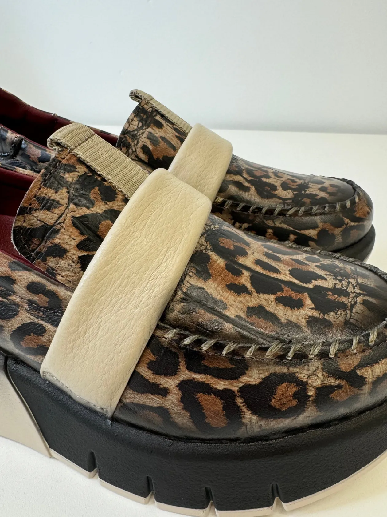 jose_saenz_leopard_print__5-1.webp JOSE SAENZ Leopard Print Loafers