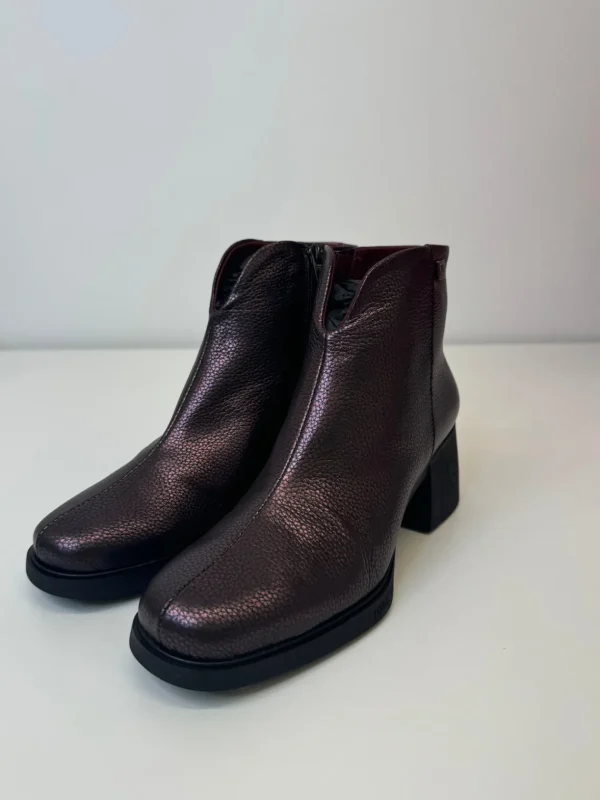 JOSE SAENZ Metallic Purple Boots