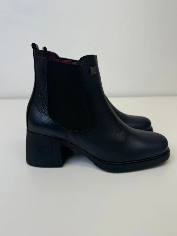 JOSE SAENZ Navy Shiny Boots