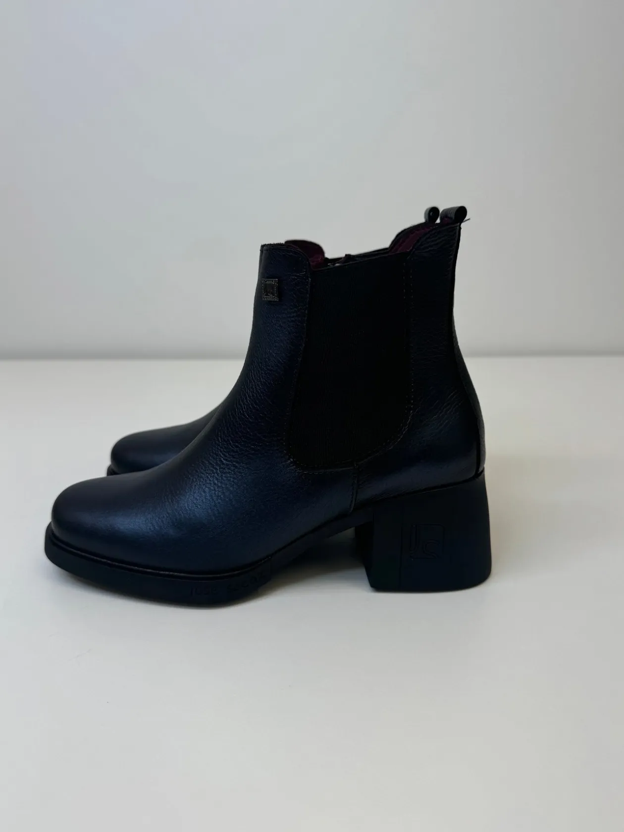 jose_saenz_navy_shiny_boo_2.webp JOSE SAENZ Navy Shiny Boots