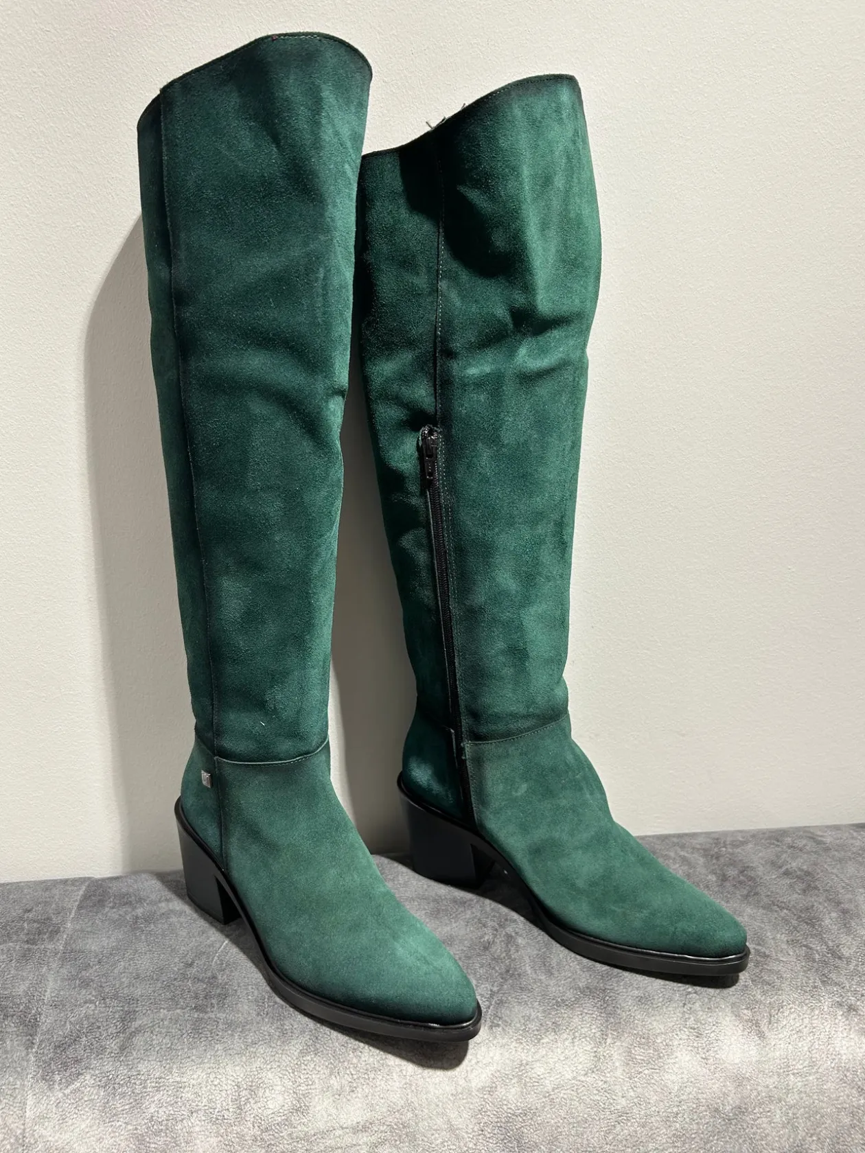 jose_saenz_tall_green_sue_1.webp JOSE SAENZ Tall Green Suede Boots
