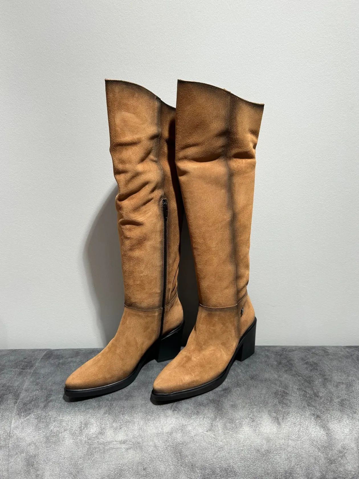 jose_saenz_tan_suede_boot_1.webp JOSE SAENZ Tan Suede Boots.