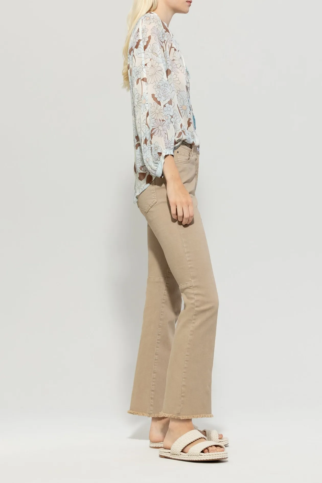 luisa_cerano_beige_baby_f_2.webp LUISA CERANO Beige Baby Flare Jeans