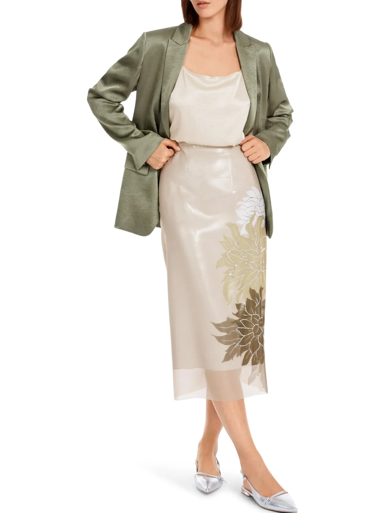 marc_cain_pencil_skirt_wi_0.webp MARC CAIN Pencil skirt with floral pattern