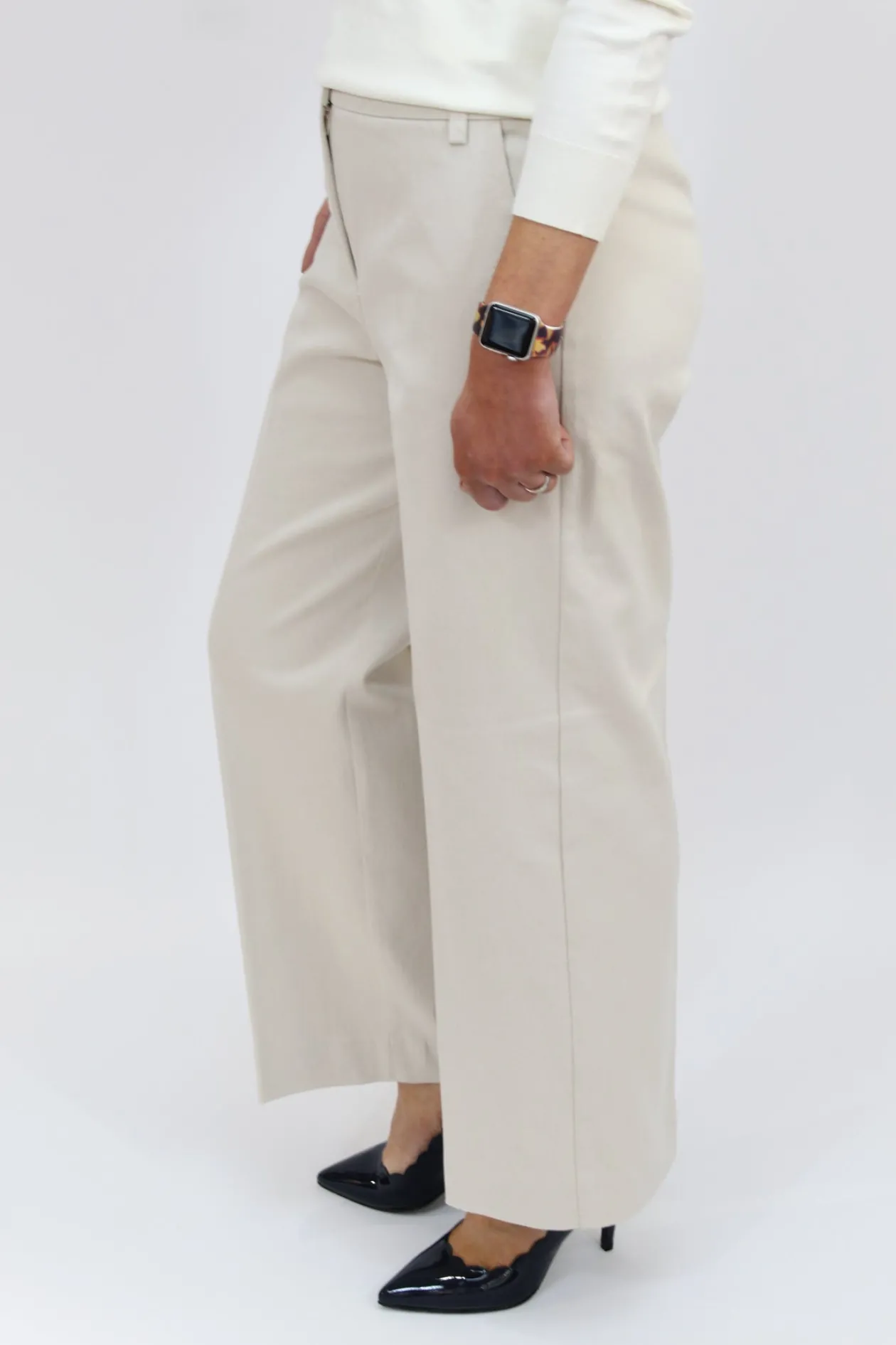 marella_cream_straight_tr_1.webp MARELLA Cream Straight Trousers