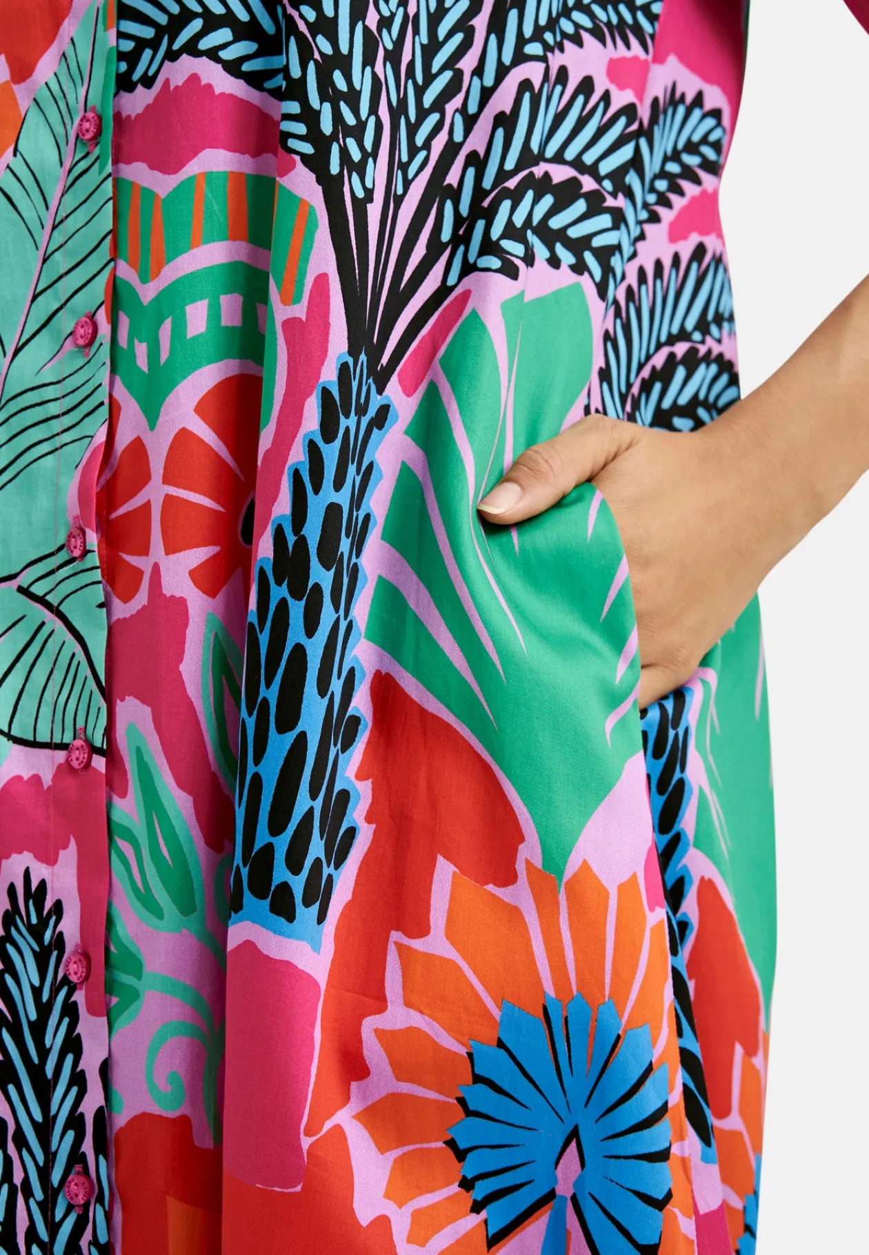 milano_multicolour_mididr_2.webp MILANO Multi-colour Midi-Dress
