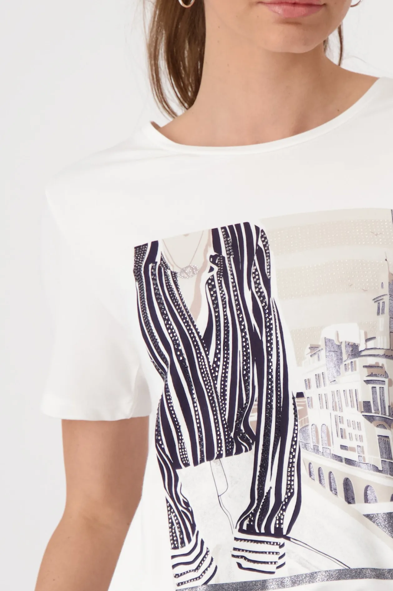 monari_white_tshirt_with__3-1.webp MONARI White T-shirt With Design