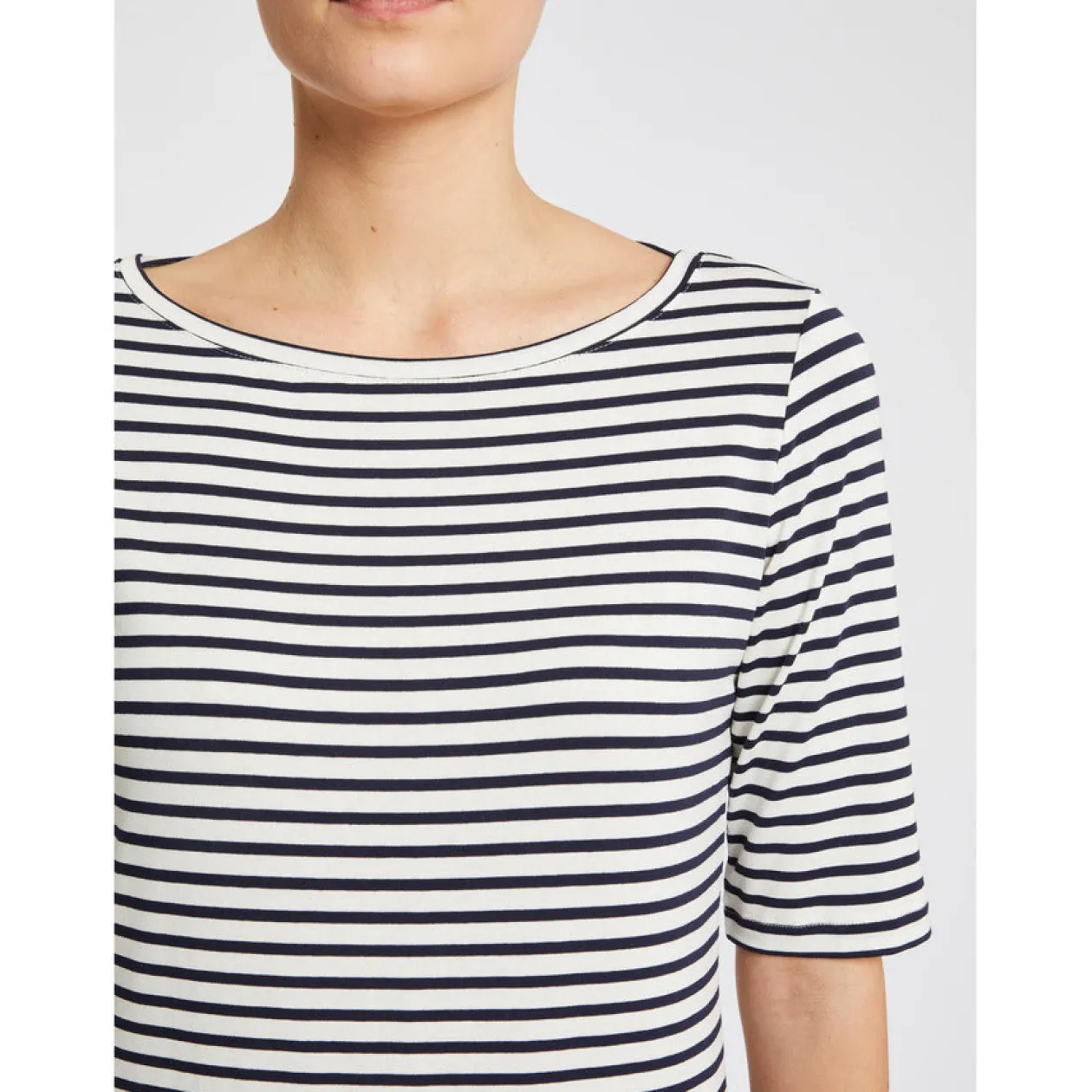 penny_black_navy_pinstrip_1-1.webp PENNY BLACK Navy Pinstripe T-shirt